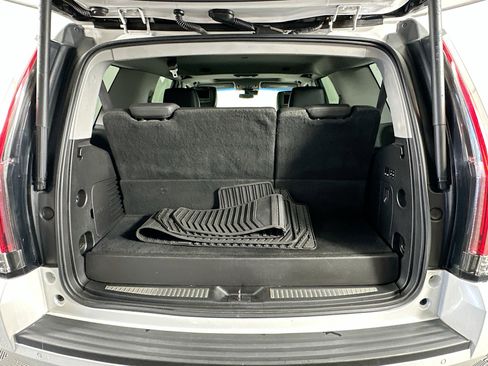 Used 2017 Cadillac Escalade Luxury RWD image 30