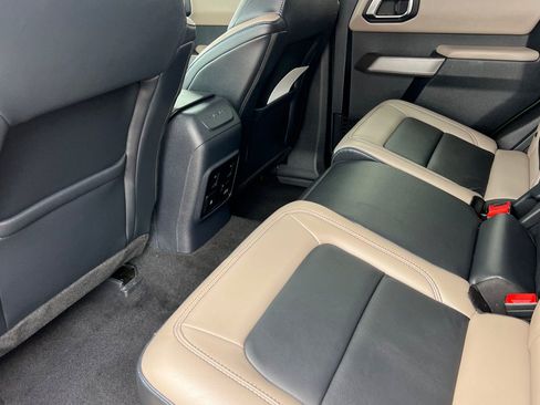 Used 2023 Ford Bronco Wildtrak image 14