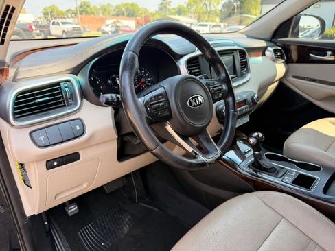 Used 2016 Kia Sorento EX FWD image 10