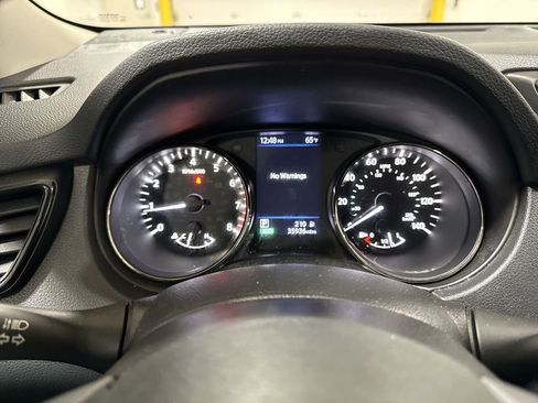 Used 2018 Nissan Rogue S AWD/4WD image 12