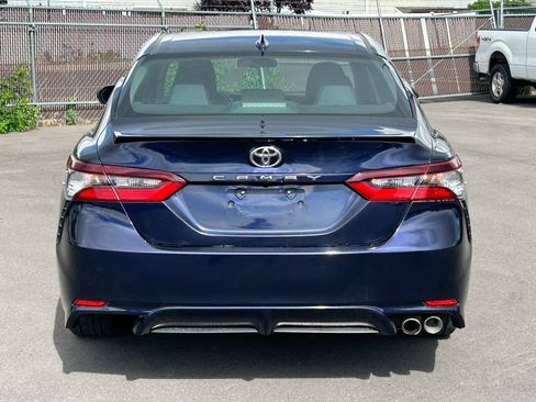 Used 2022 Toyota Camry SE FWD image 5