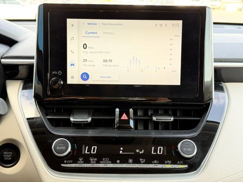 Used 2024 Toyota Corolla Cross XLE w/ Convenience Package image 40