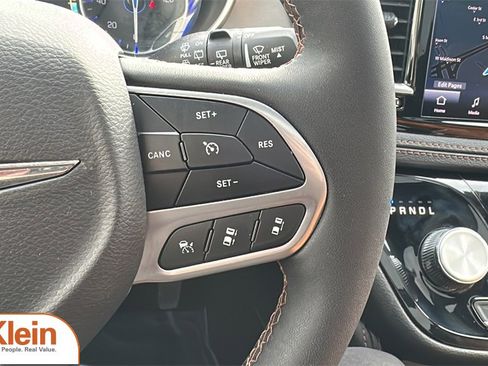 Used 2024 Chrysler Pacifica Pinnacle w/ Trailer Tow Group image 20