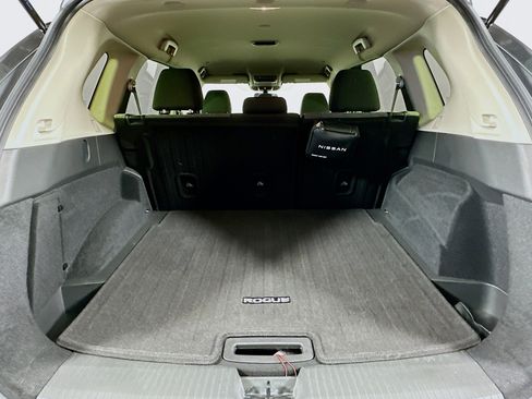 Used 2023 Nissan Rogue SV image 27