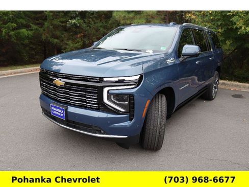 New 2026 Chevrolet Suburban High Country image 3