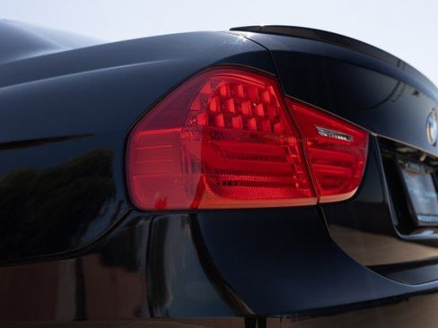 Used 2011 BMW M3 Sedan image 15