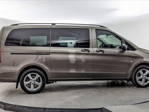 Used 2016 Mercedes-Benz Metris Passenger image 9