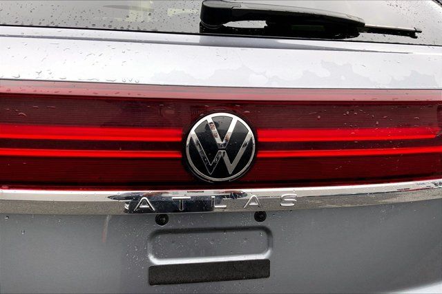 Used 2024 Volkswagen Atlas Cross Sport SE AWD/4WD image 29