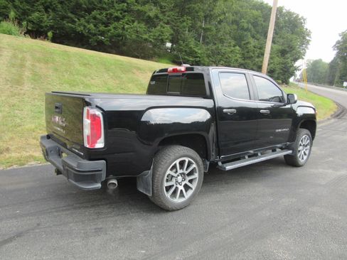 Used 2021 GMC Canyon Denali image 3