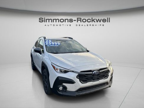 Used 2024 Subaru Crosstrek 2.0i Premium image 2
