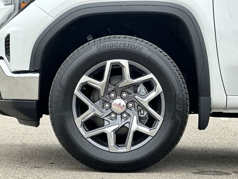 New 2026 GMC Sierra 1500 SLE w/ LPO, Black Badging Package image 24