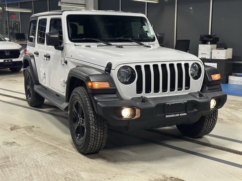 Used 2020 Jeep Wrangler Unlimited Sport image 3