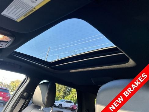 Certified 2022 Dodge Durango R/T image 25