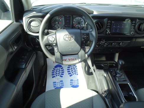 Used 2020 Toyota Tacoma SR AWD/4WD image 14