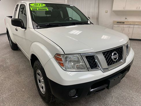 Used 2019 Nissan Frontier S image 3
