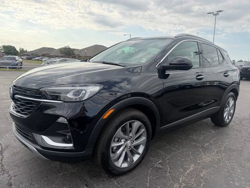 Used 2023 Buick Encore GX Essence w/ Experience Buick Package FWD image 9