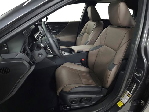 Used 2025 Lexus ES 300h Ultra Luxury image 19