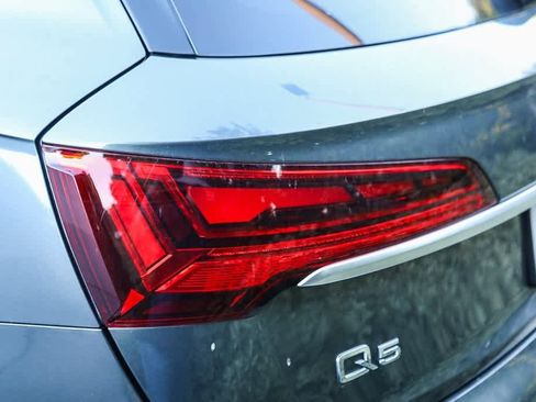 Used 2023 Audi Q5 2.0T Premium w/ Convenience Package image 10