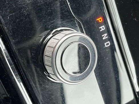 Used 2023 Jeep Grand Cherokee L Laredo image 15