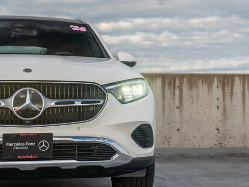 Certified 2026 Mercedes-Benz GLC 300 4MATIC image 8