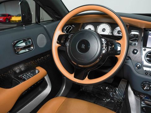 Used 2018 Rolls-Royce Wraith image 45