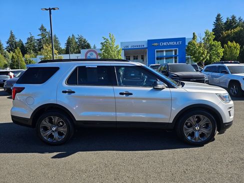 Used 2018 Ford Explorer Sport w/ Equipment Group 401A AWD/4WD image 4