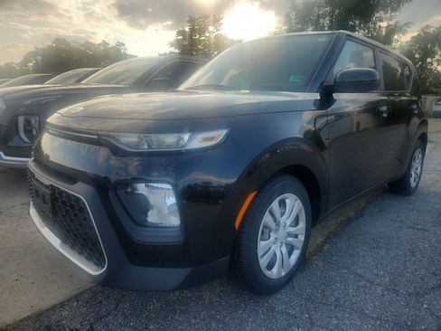 Used 2020 Kia Soul LX FWD image 1