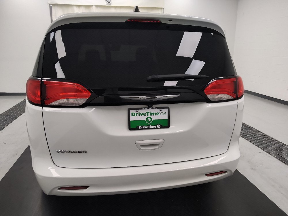 Used 2023 Chrysler Voyager LX FWD image 6