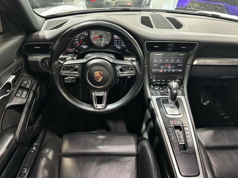 Used 2017 Porsche 911 Carrera 4S AWD/4WD image 4