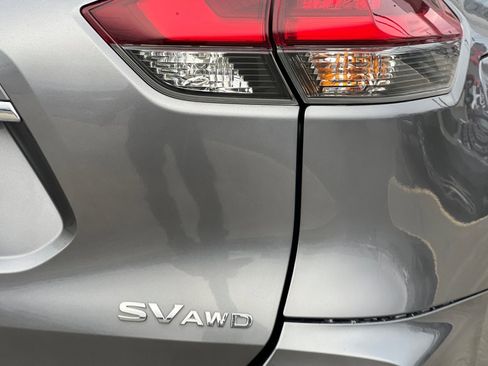 Used 2019 Nissan Rogue SV image 23