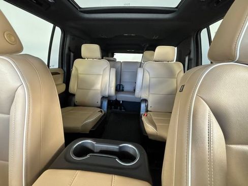 Used 2022 Chevrolet Suburban Premier AWD/4WD image 51