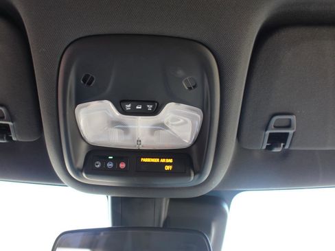 Used 2022 Chevrolet TrailBlazer RS image 24