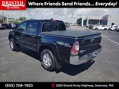 Used 2015 Toyota Tacoma 4x4 Double Cab w/ TRD Off-Road Package image 5