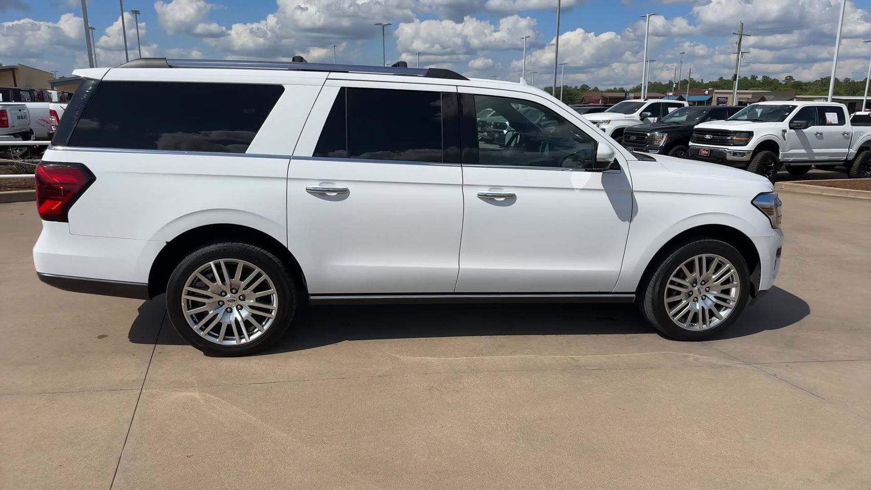 Used 2024 Ford Expedition Max Limited AWD/4WD image 8