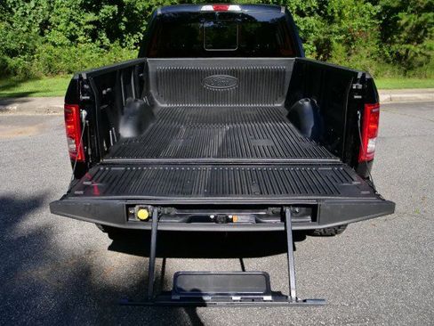 Used 2017 Ford F150 XLT w/ Equipment Group 302A Luxury AWD/4WD image 34