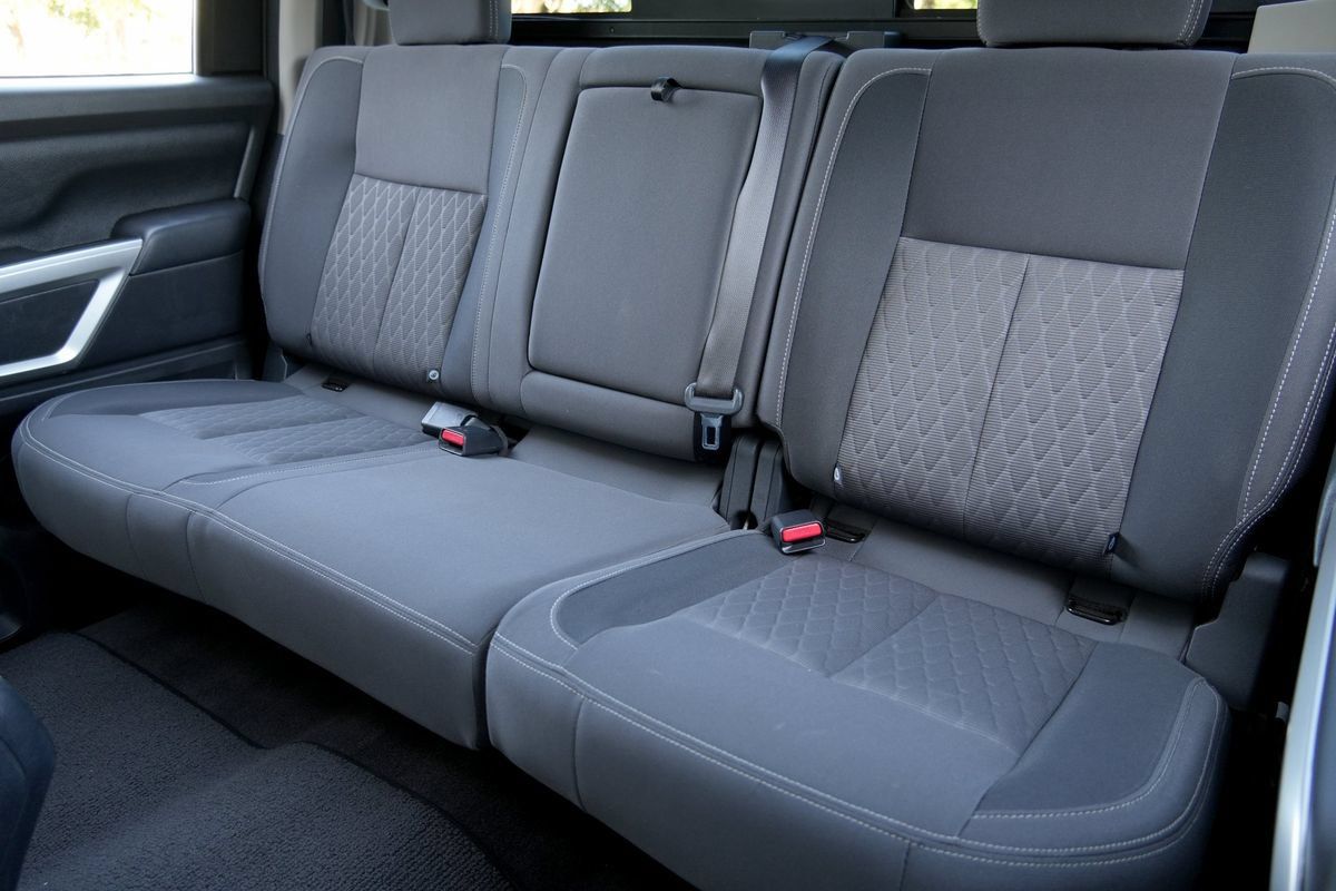 Used 2021 Nissan Titan SV w/ SV Convenience Package RWD image 12