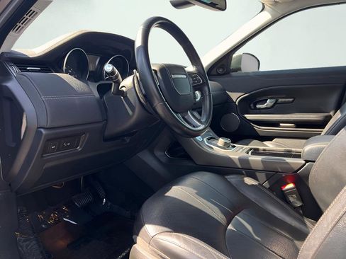 Used 2019 Land Rover Range Rover Evoque SE AWD/4WD image 34