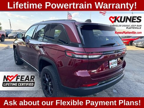 Used 2024 Jeep Grand Cherokee Altitude AWD/4WD image 7