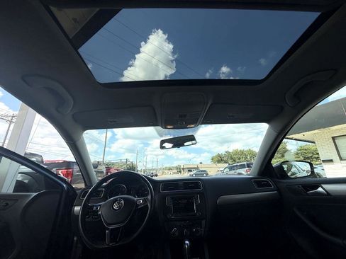 Used 2018 Volkswagen Jetta SE image 18