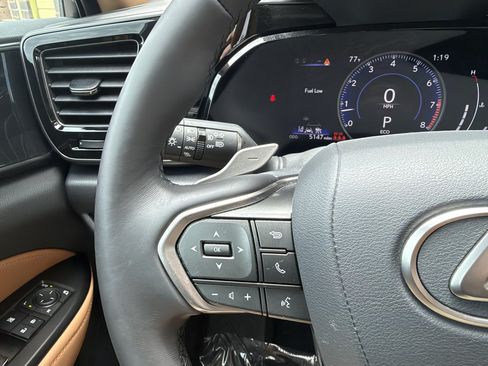 Used 2025 Lexus NX 250 FWD w/ Premium Package image 28
