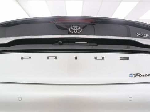 Used 2024 Toyota Prius Prime FWD image 11
