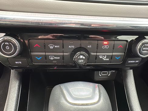 Used 2022 Jeep Compass Limited AWD/4WD image 18