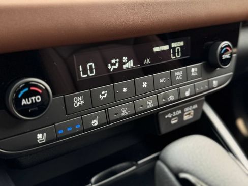 New 2026 Subaru Outback Touring AWD/4WD image 32