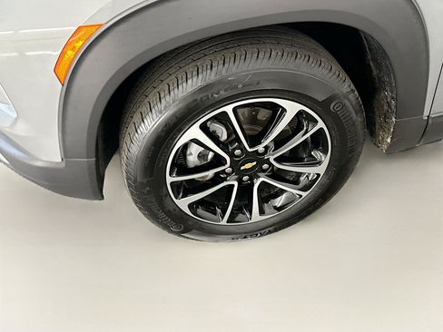 Used 2025 Chevrolet TrailBlazer LT AWD/4WD image 11