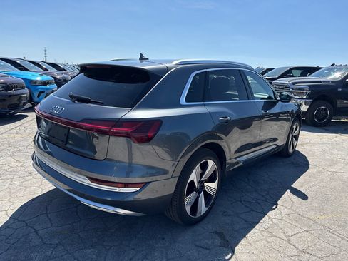 Used 2019 Audi e-tron Prestige w/ Prestige Package AWD/4WD image 6