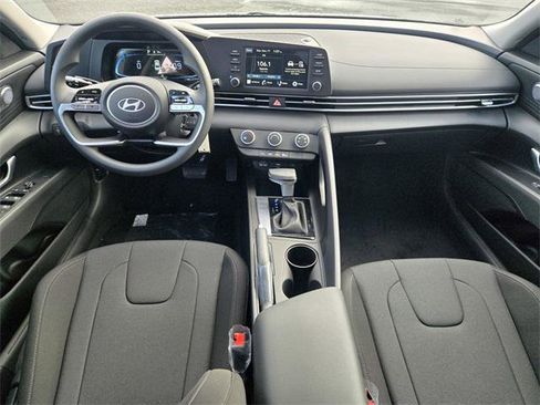 New 2026 Hyundai Elantra SE image 12