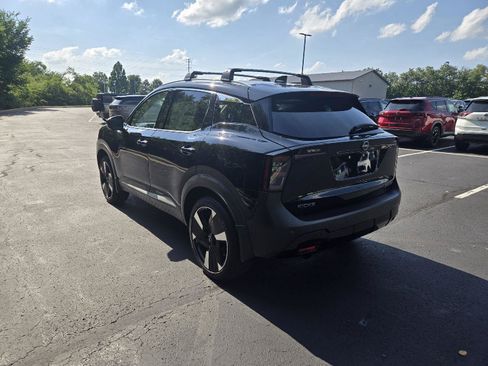 New 2026 Nissan Kicks SR w/ SR Premium Package AWD/4WD image 6