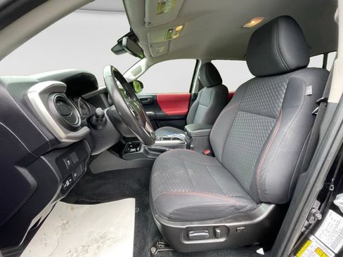 Used 2021 Toyota Tacoma SR5 AWD/4WD image 27