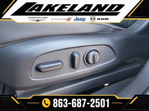 Used 2022 Chevrolet TrailBlazer RS w/ Technology Package FWD image 17