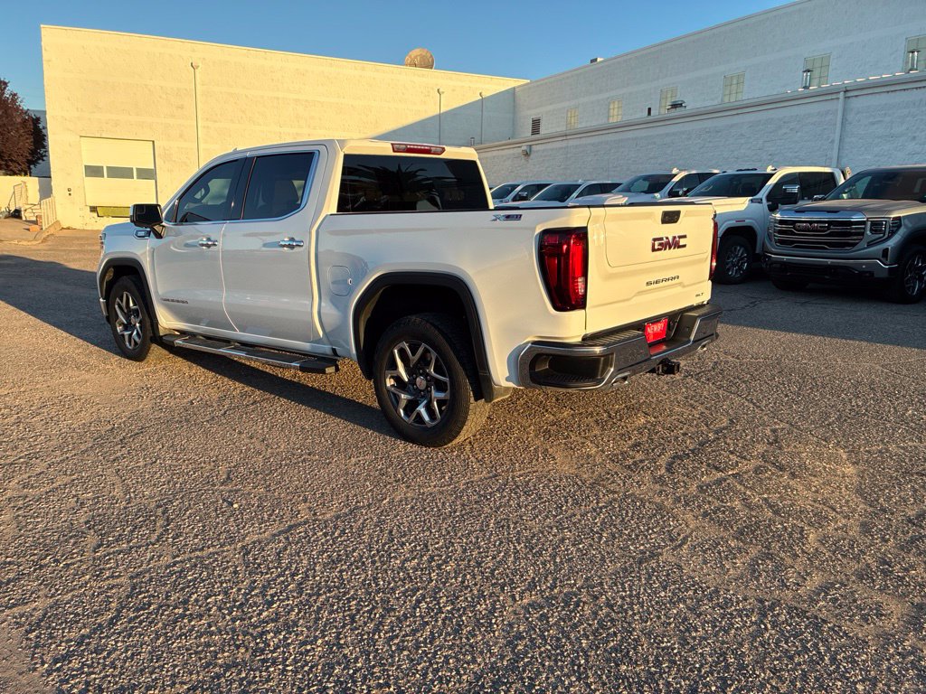 Used 2023 GMC Sierra 1500 SLT w/ X31 Off-Road Package AWD/4WD image 7